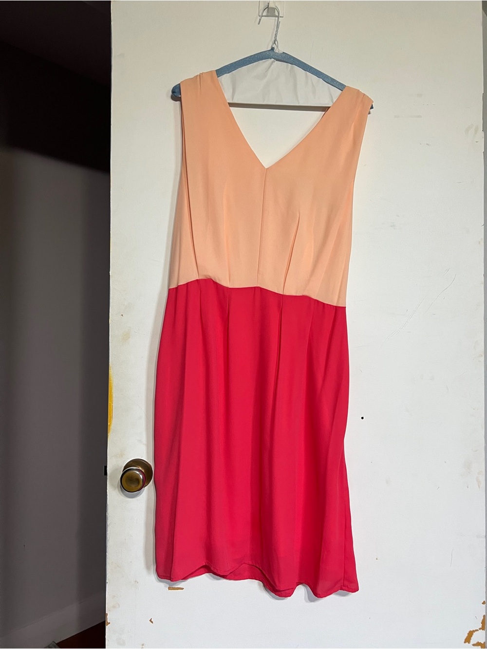 RW&CO. Peach and Coral Colorblock Sleeveless V-Neck Tunic